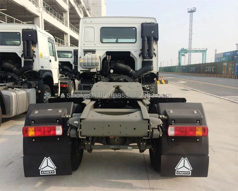 Тяжелый трактор sinotrux 6x4 420 л.с. 375