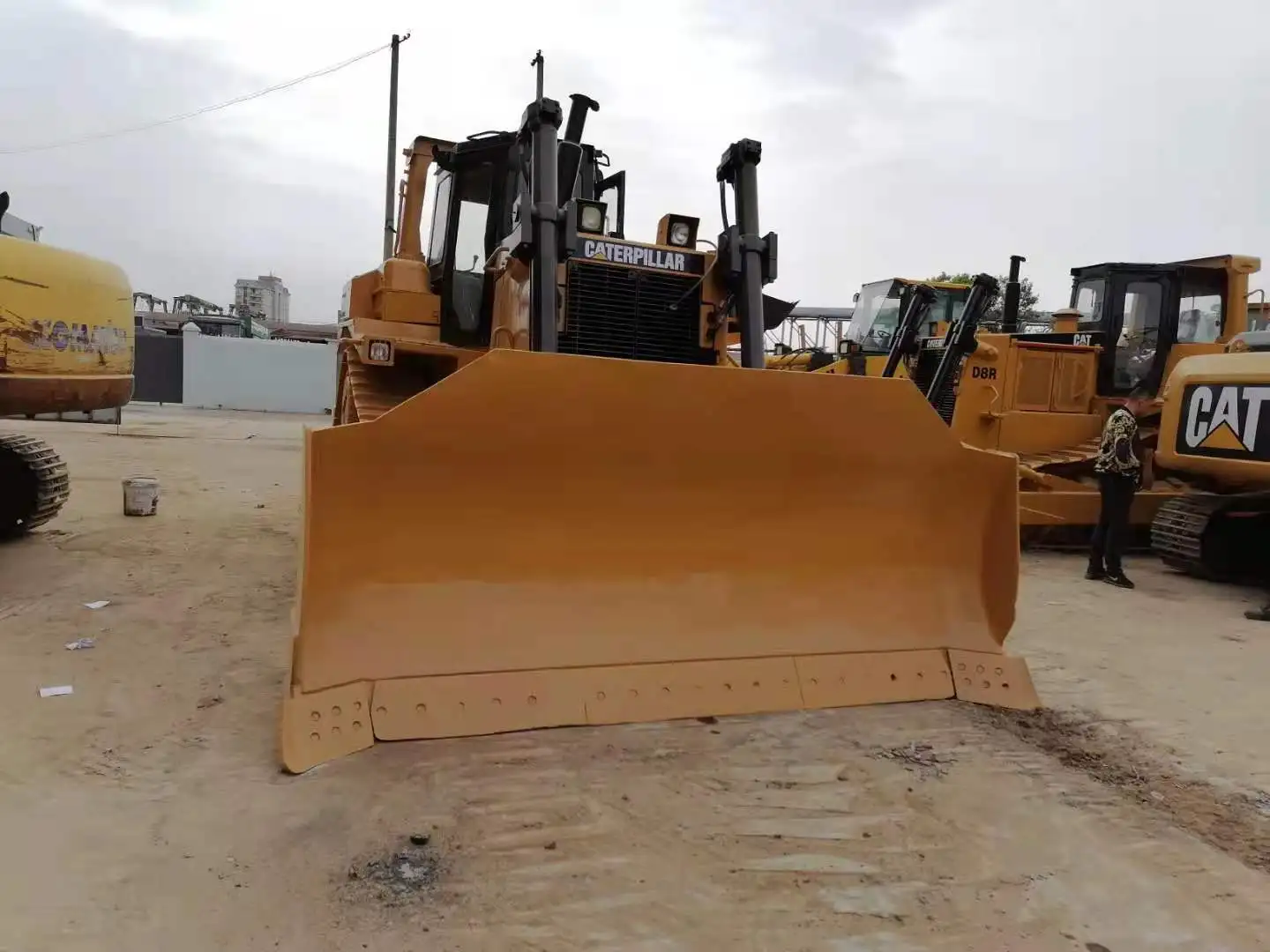 Used CAT D8R Bulldozer with ripper /Caterpillar d6 d6r d6d d7g d7r d8r crawler dozer for sale
