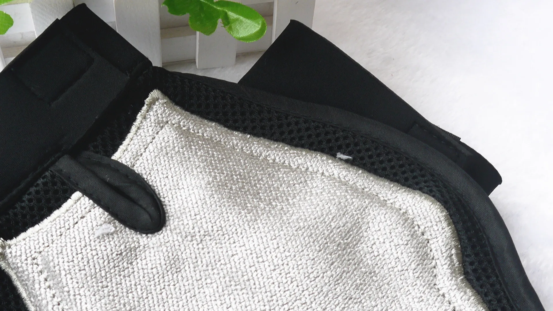 Pets Microfiber Rubber Bristle Shampoo Wash Dog Cat Massaging Bath Mitt