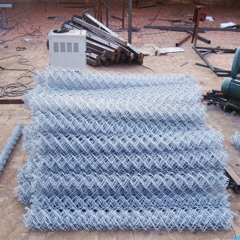 Wholesale galvanized cyclone wire mesh farm fence safety PVC coated galvanized iron diamond chain link fence
