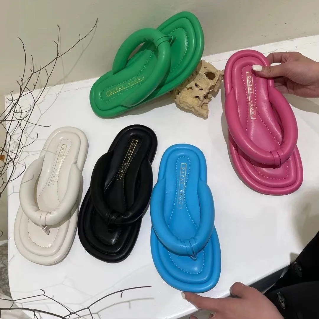 Ins Fashion Ladies Flat Shoes Outdoor Beach Flip Flops Women Wholesale Flip-Flops Slippers 2022