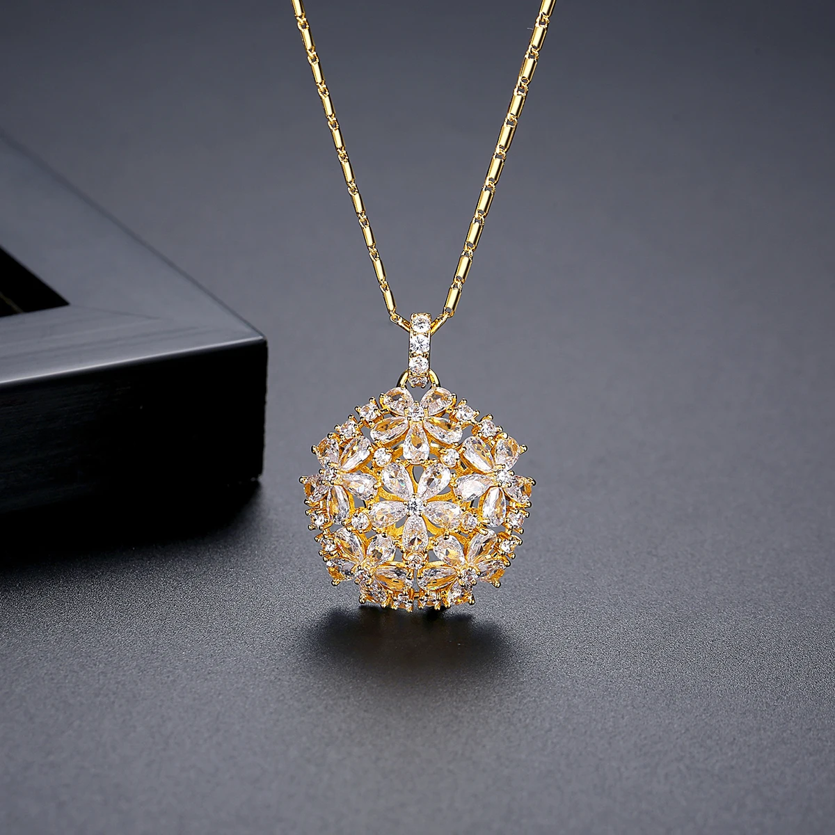 LUOTEEMI New Luxury Small Pendants Necklace 3A Clear Cubic ZIrconia Elegant Big Flower Women Bridal Engagement Wedding Necklaces