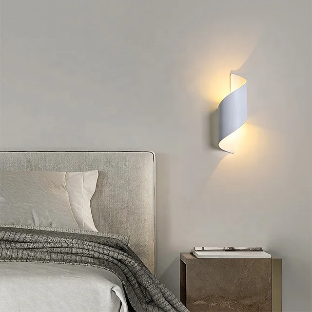 High Voltage Modern Outdoor Wall Light 2*5w Metal Curved Wall Light Indoor Modern