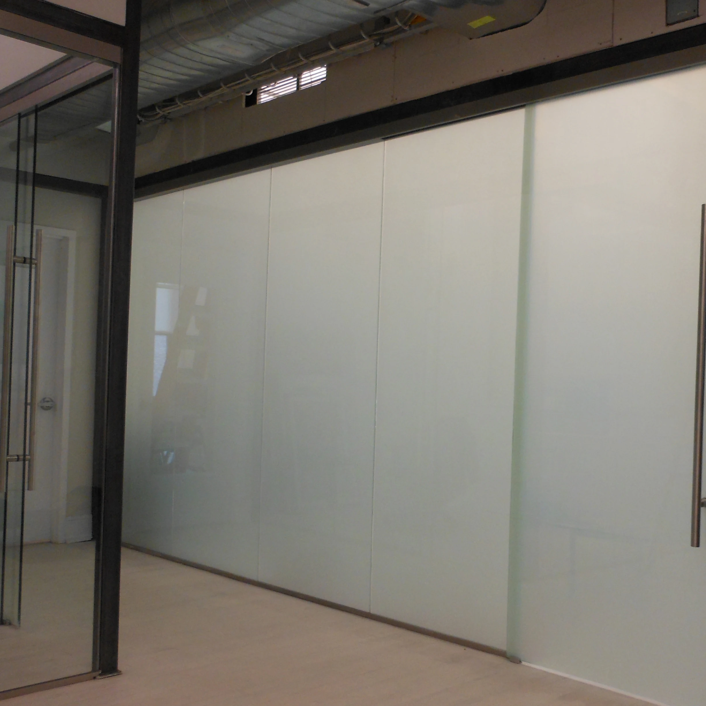 Dynamic Electronic Intelligent Dimming Glass