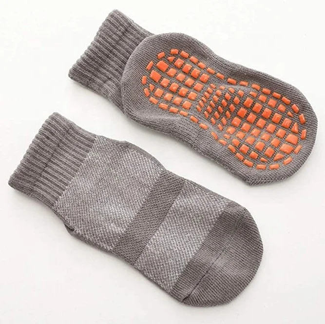 AJ20124 Best Cotton Custom Athletic Safety Grip Anti Slip Trampoline Bounce Socks for Kids