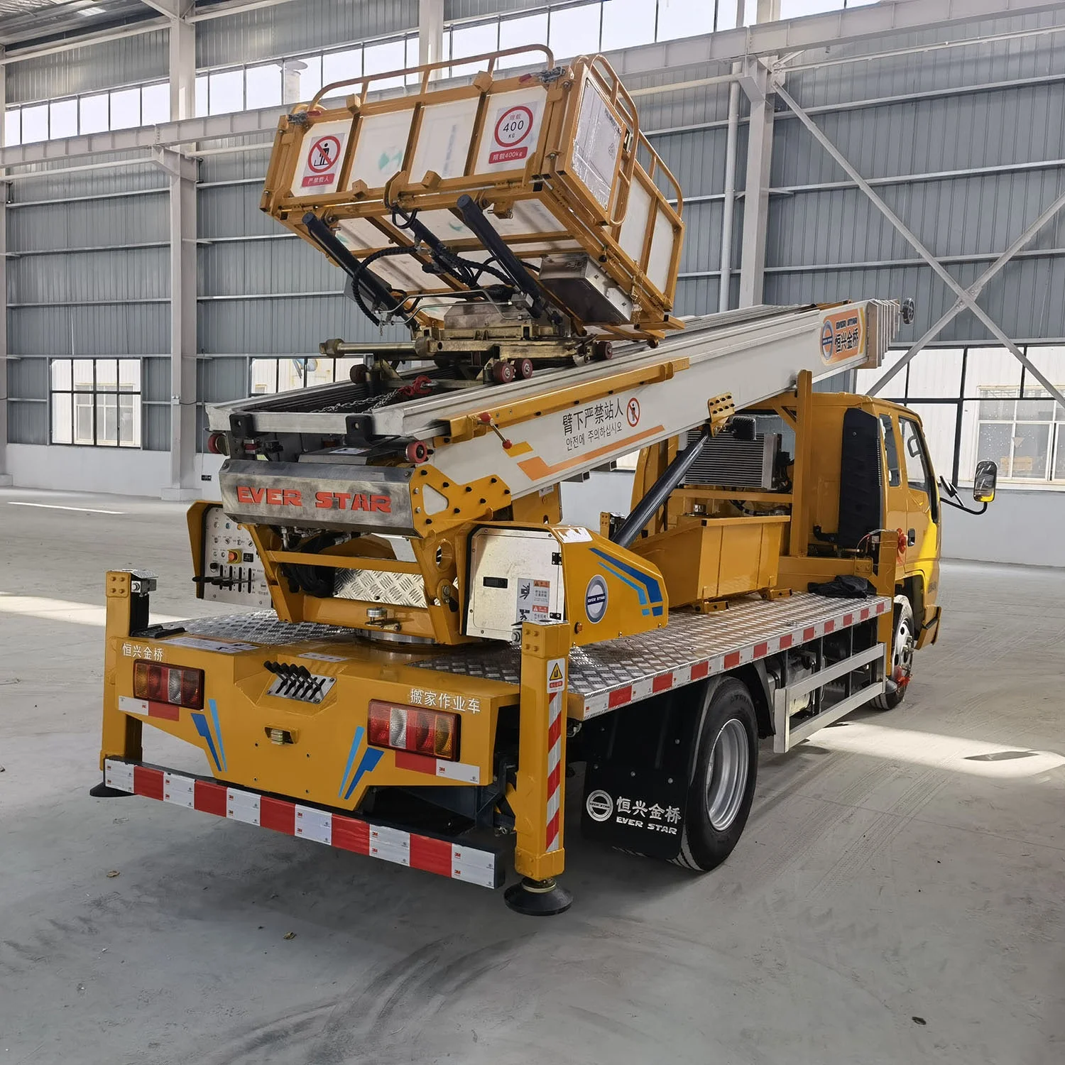 EVERSTAR 32M Ladder Lift Truck with Max. loading weight 400KG