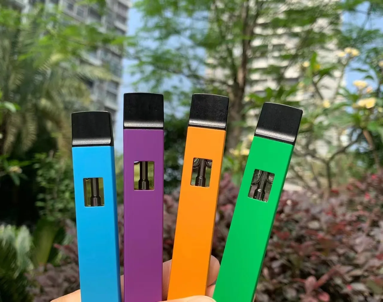 Wholesale electronic cigarette flat vape pens ceramic coil 1.0ml rechargeable vaporizer empty refillable cartridge vape pen