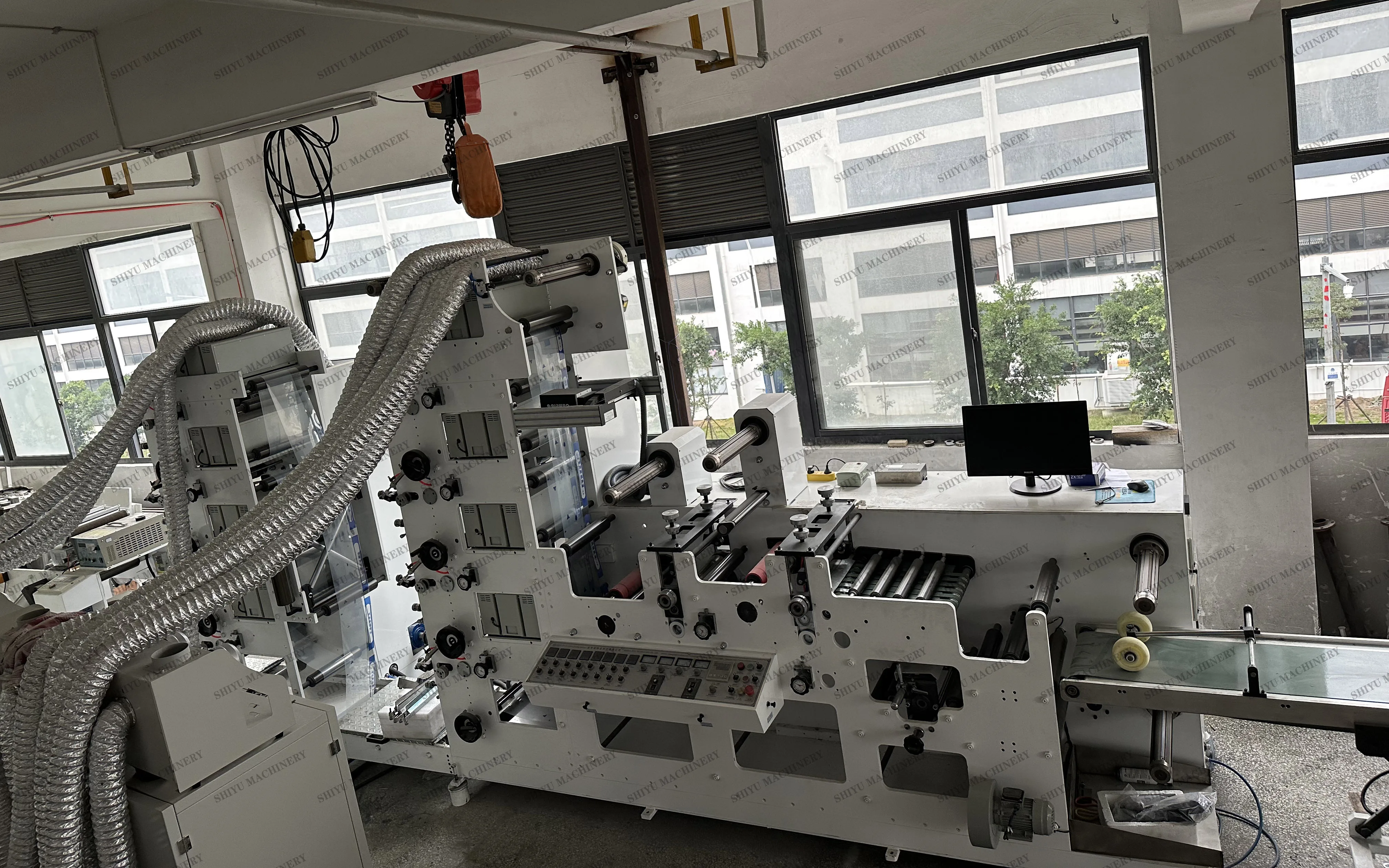 Automatic label vinyl sticker printer 8 color 8 UV inline flexo printing machine for pizza carton box