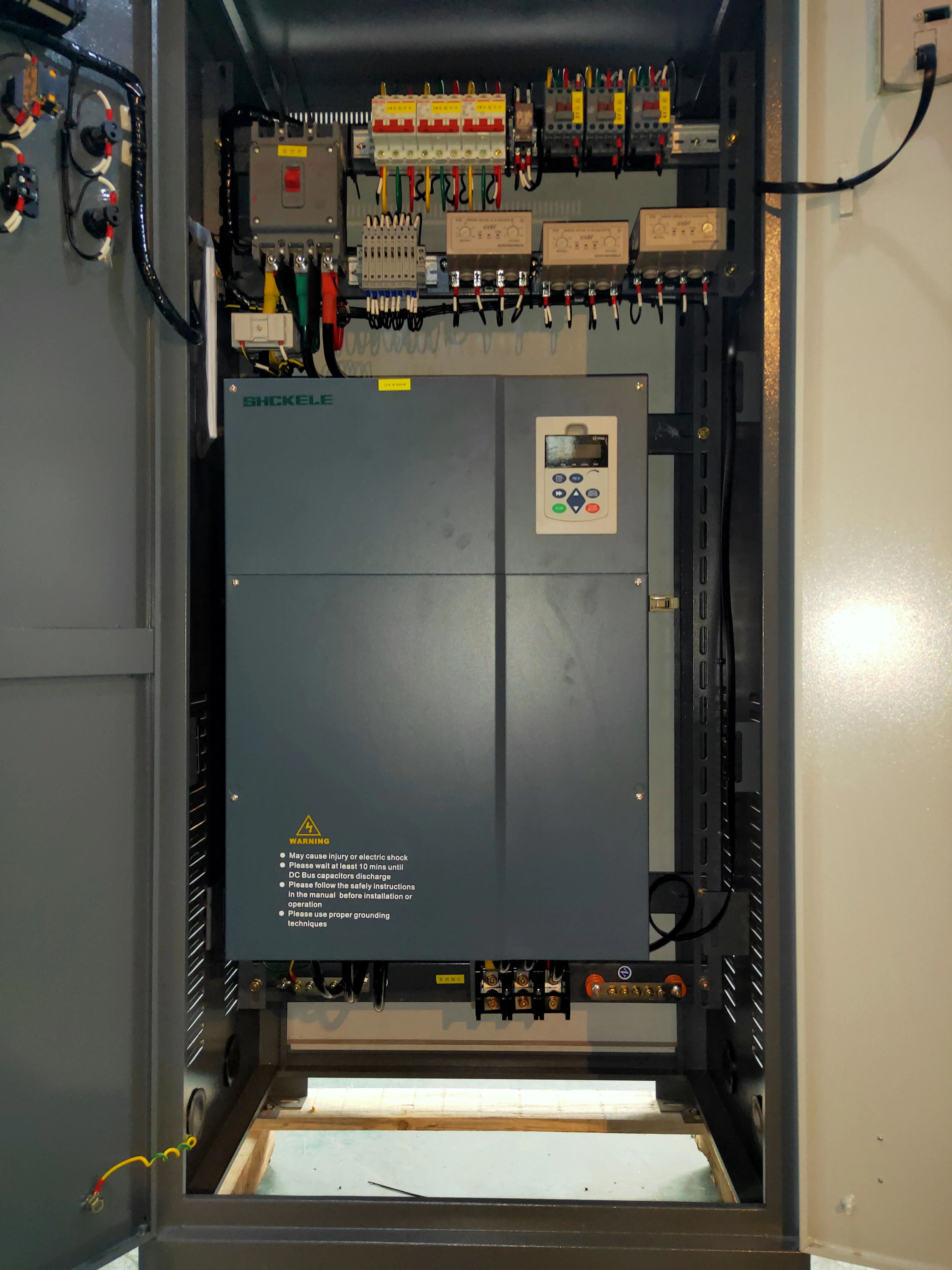 220V single phase input and 380V three phase output frequency converter 110KW VFD