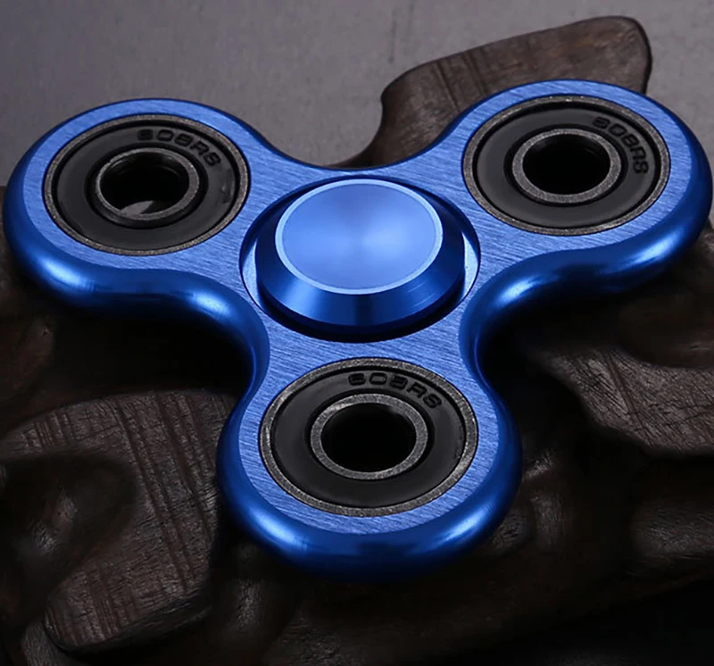 Factory Triangle Finger Aluminum Alloy Metal Spinner Bearing Fidget Hand Spinner for children Kids/Adult