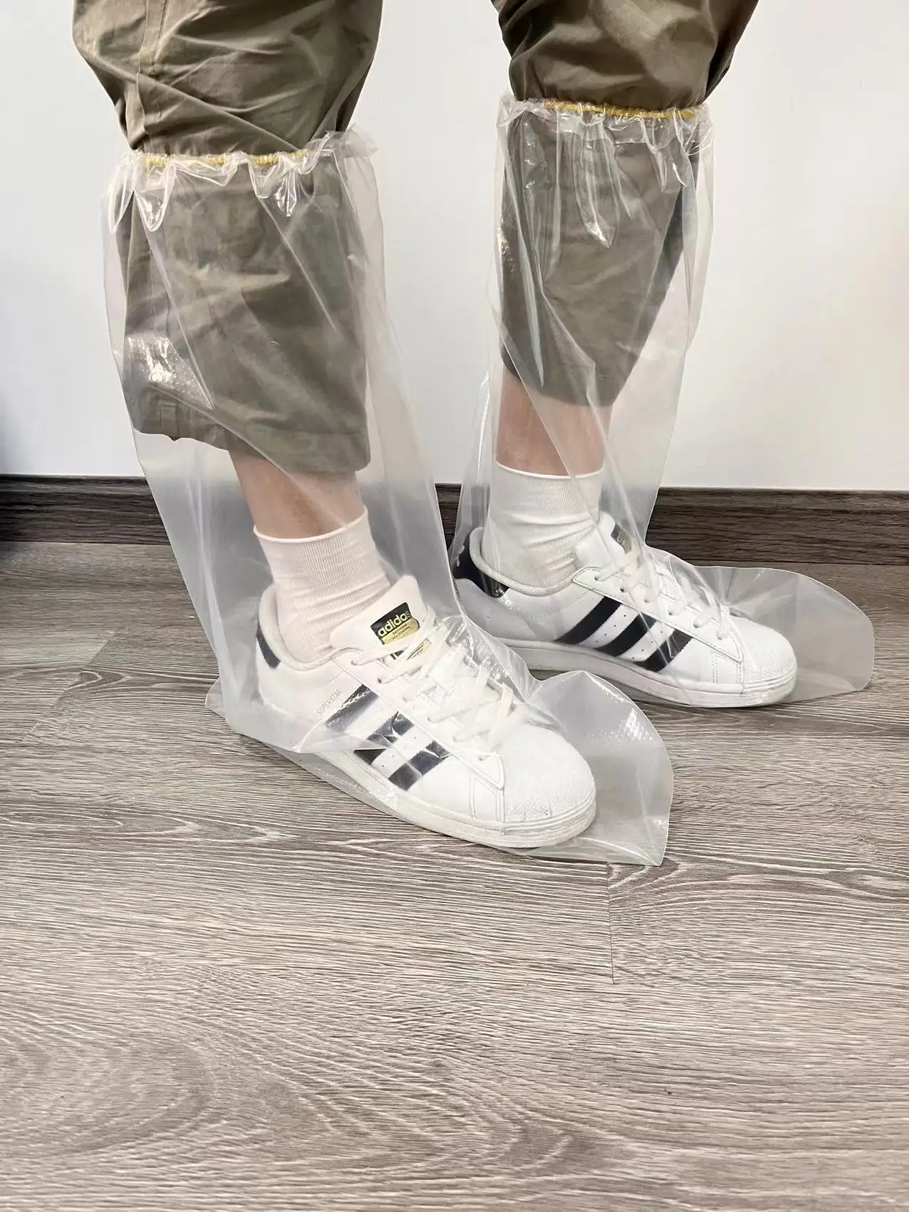 2022 hot sales support customized blue and white PE boot covers, suitable for rainy weather shoe covers