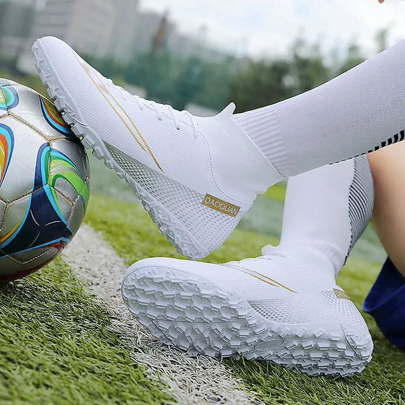 Professional Cheap Sale fashion creative Non-slip training Athletic train Breathable unisex Football Shoes Soccer Shoes