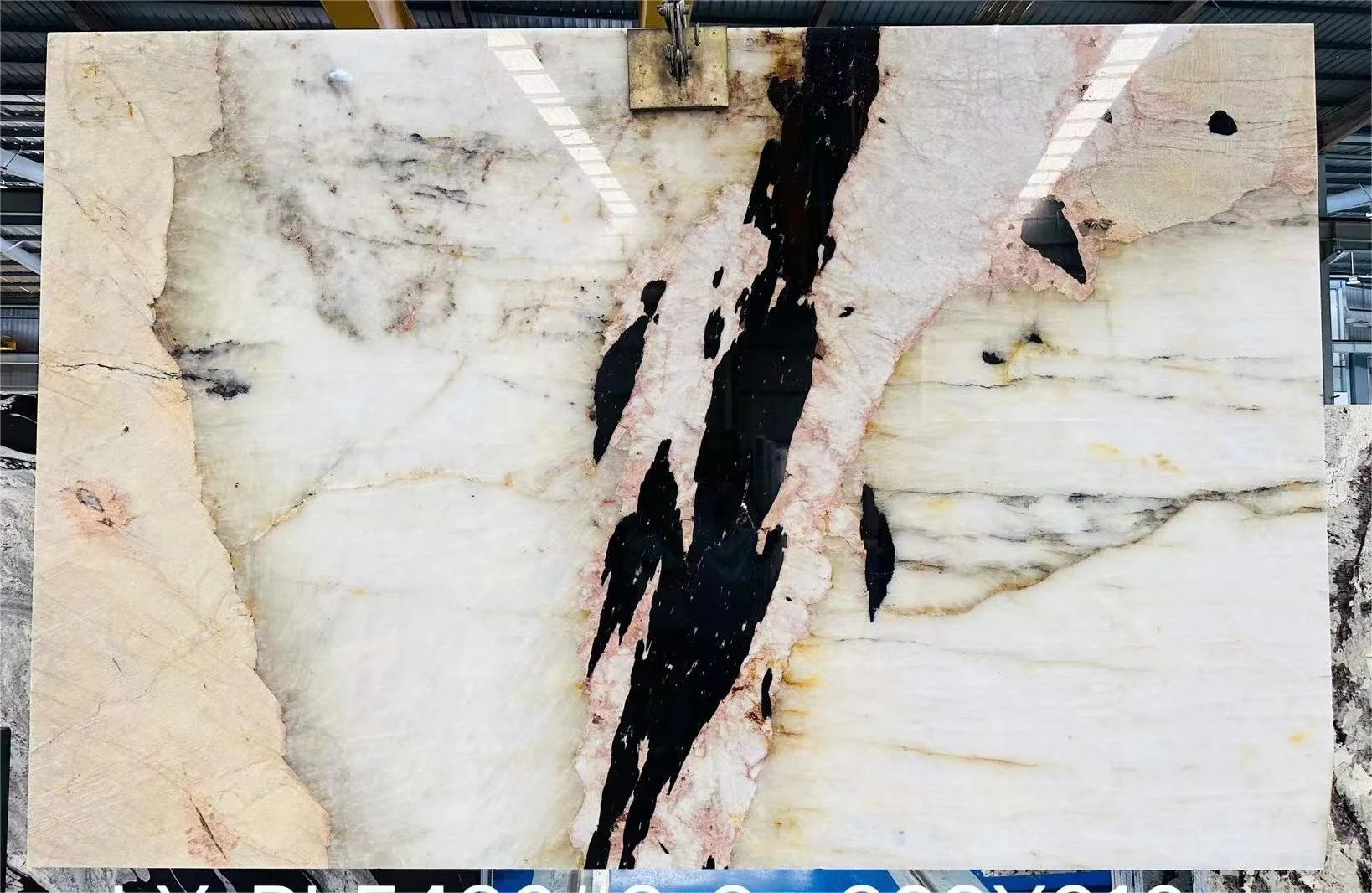 Natural Polished Luxury quartzite material 2cm Thick  Patagonia Quartzite slabs