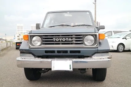 Japanese second-hand fuel car for saving time and efficiency