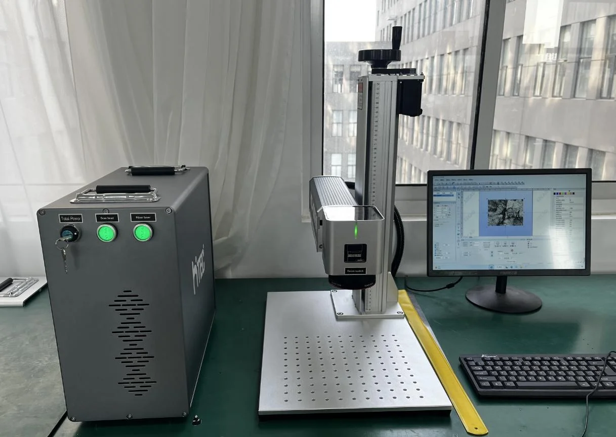 2.5D 3D 20w 30w 50w 80w 100w Jpt Mopa M7  Raycus Engraver Fiber Laser Printing Marking Machine For Guns Jewelry Embossing