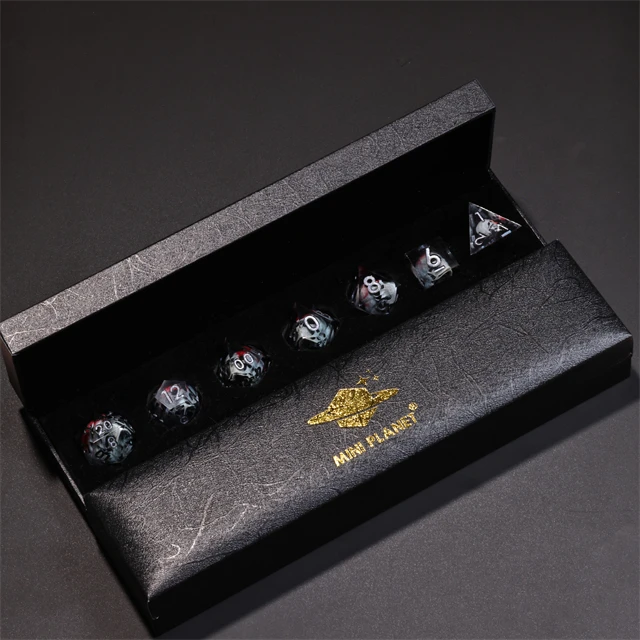 Mini Planet Handmade  Resin Polyhedral 3D Liquid Core Skull Dice Sharp Edges for DND RPG Board Role-Playing Games Custom Logo