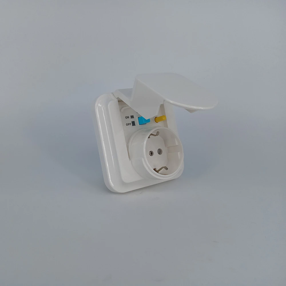 RCD09-RCD-socket1.jpg