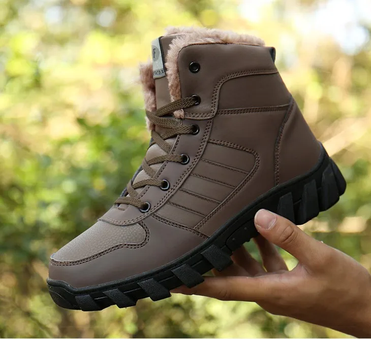 Wholesale Warm Plush Non-Slip Platform Winter Boots For Men 2022 Outdoor Waterproof Lace Up Winter Snow Boots