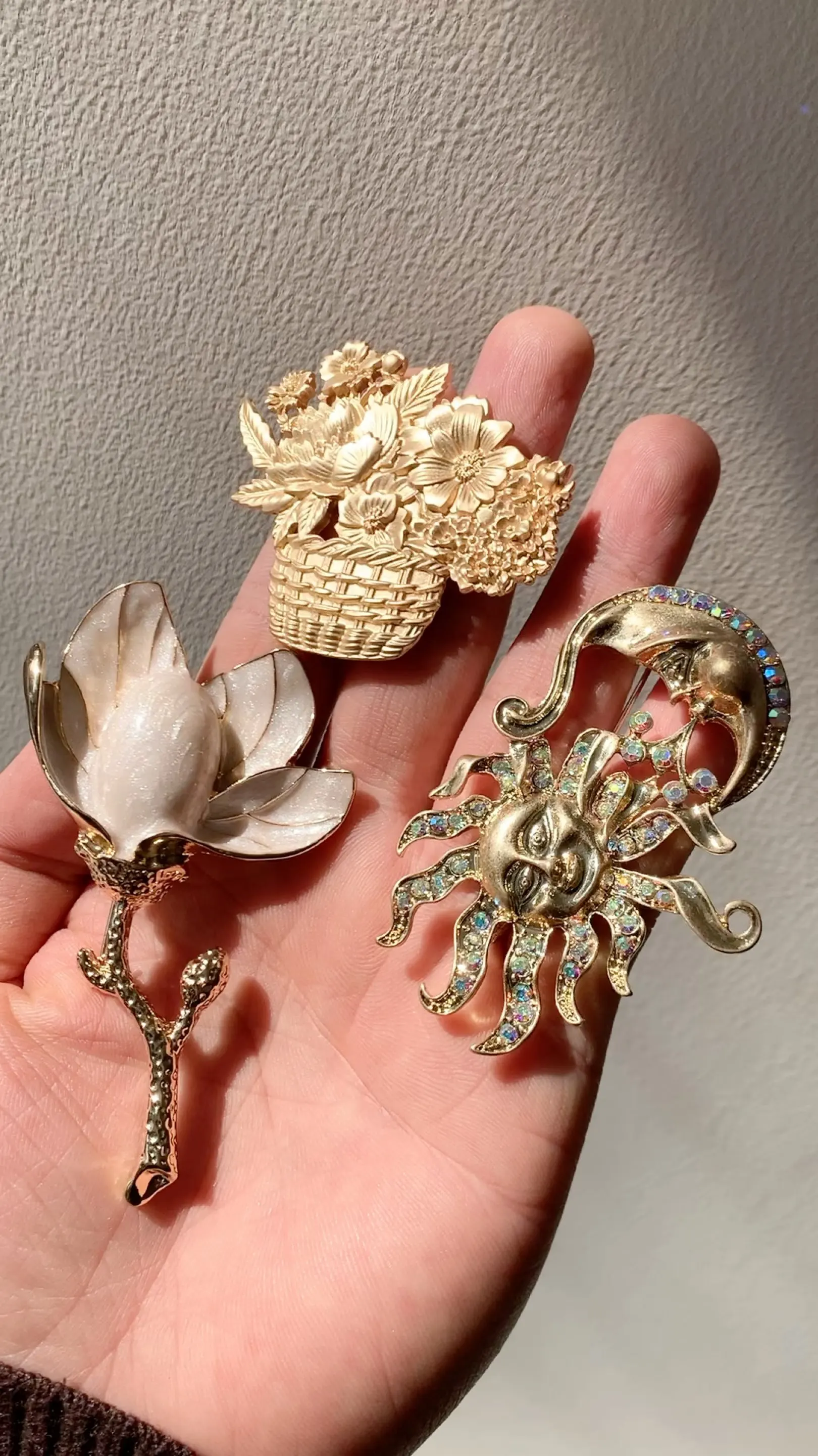 XILIANGFEIZI Factory Outlet Chinese Style Alloy White Dripping Oil High Quality Jewelry  Vintage Magnolia Flower Brooch