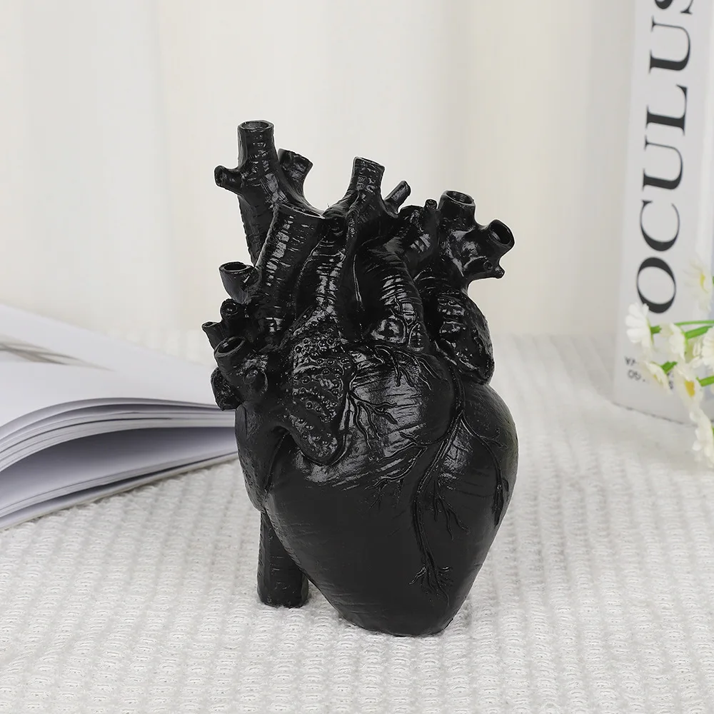 Black and white heart vase creative heart shape home desktop decoration resin crafts