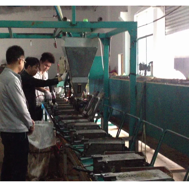 
polyurethane shoe sole injection molding machine 