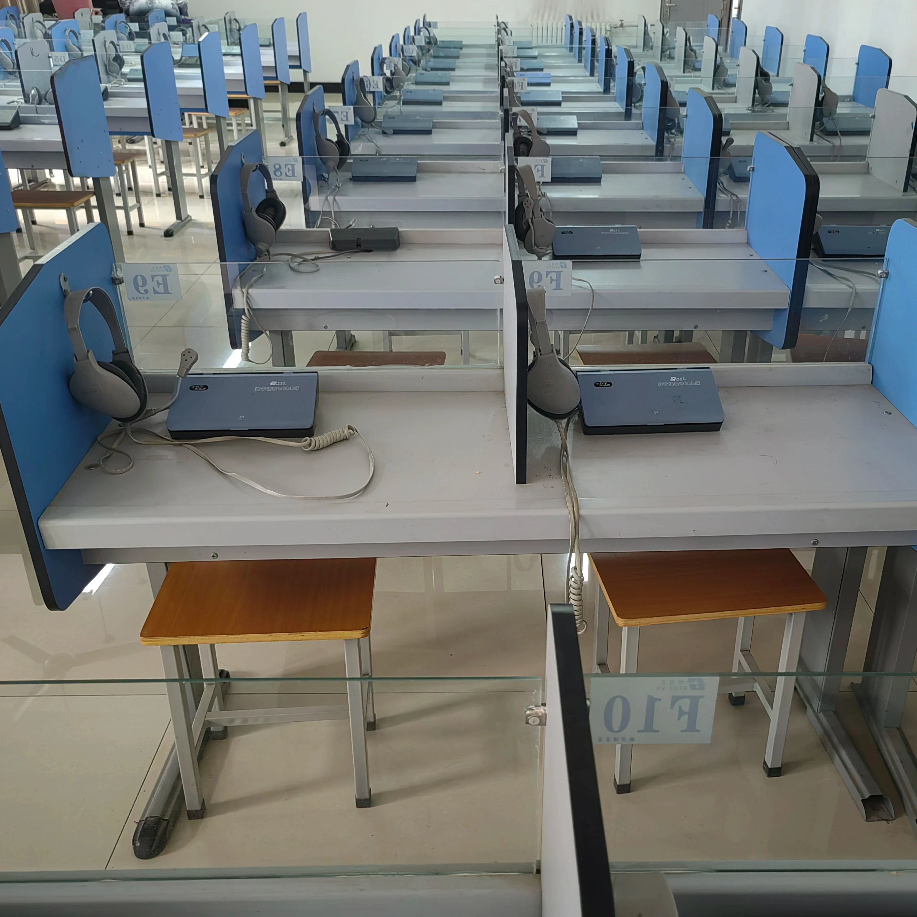 Education and training equipment for primary and middle school students