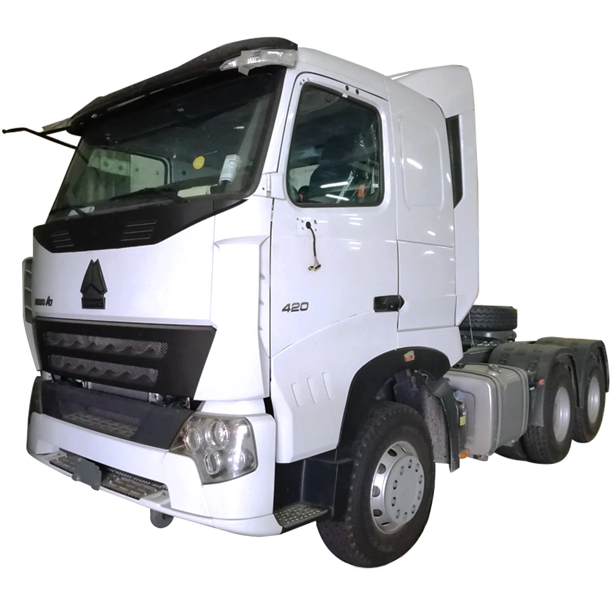 SINOTRUK Howo Tractors Trailer Head 6x4 Howo A7 Tractor Truck With Spare Parts