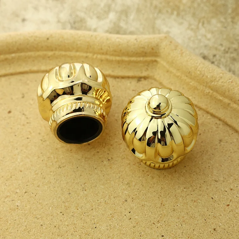 Chinese Factory Wholesale Crown Custom Zamak Perfume Top High Quality Luxury Aluminum Zamac Square Perfume Bottle Cap
