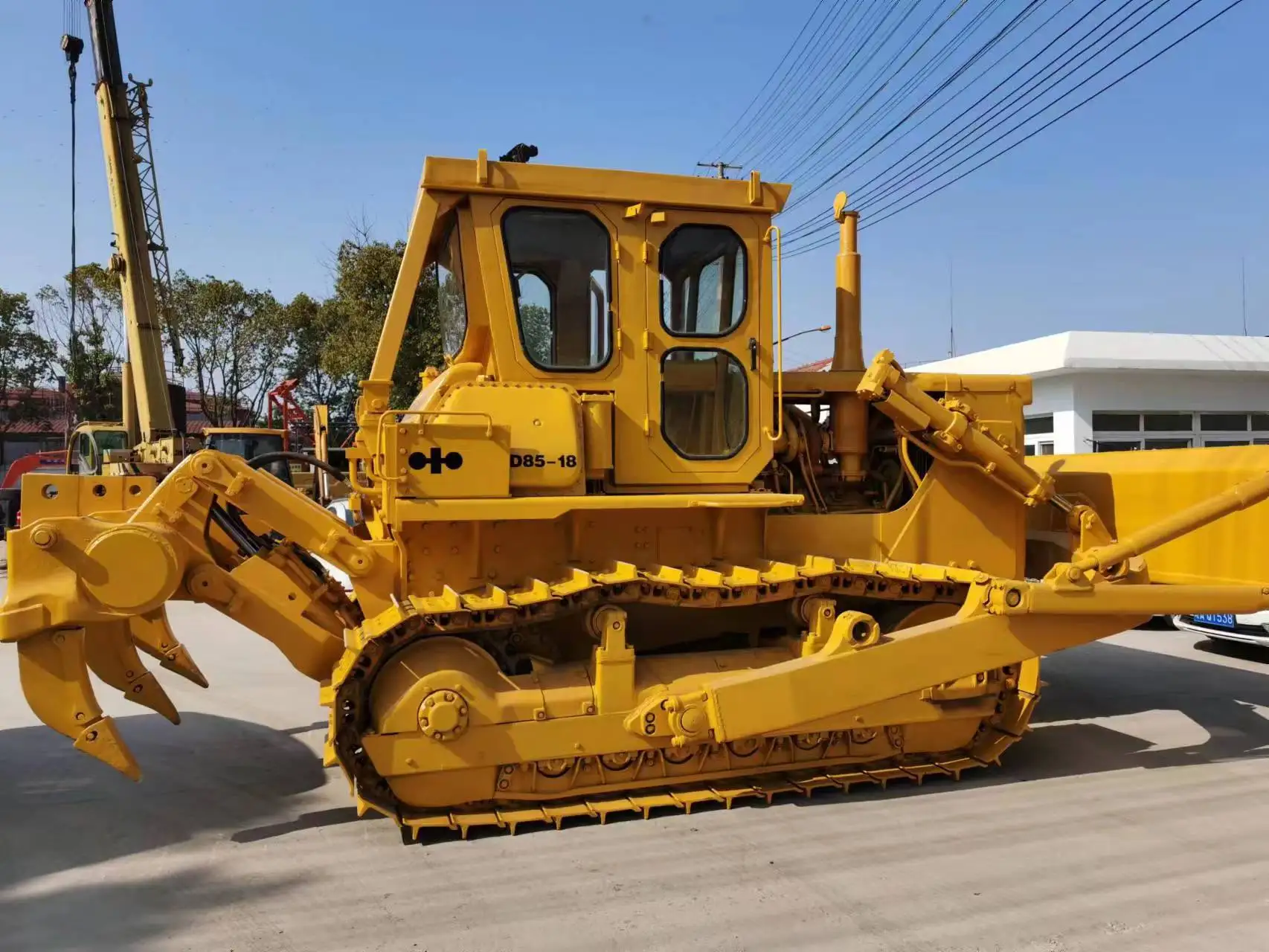 Used crawler Komatsu bulldozer D85 cheap price  high quality Japan made