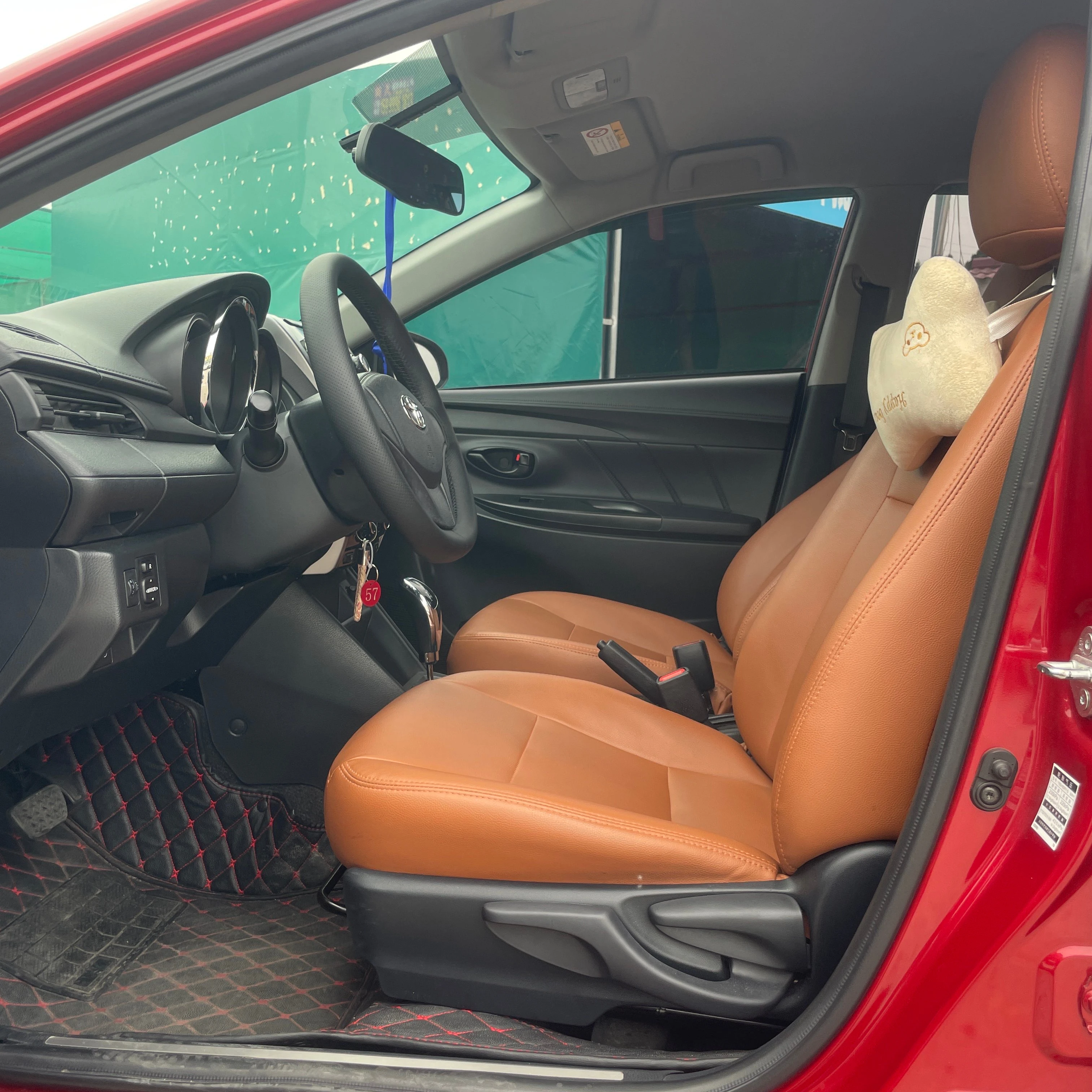 Сделано в Китае бестселлер автомобиля Vitz/Yaris 2013 2014 2015 2016 2017 2018 2019 2020 Бензиновый Автоматический 5-местный удобный автомобиль