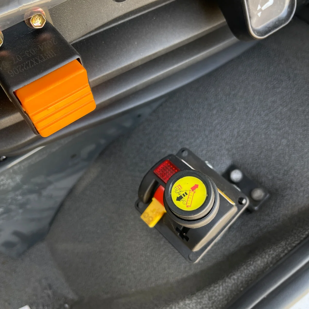 SINO TRUCK 10 Wheeler RHD 30tons Second Hand 6x4 Used HOWO Tipper Dump Truck