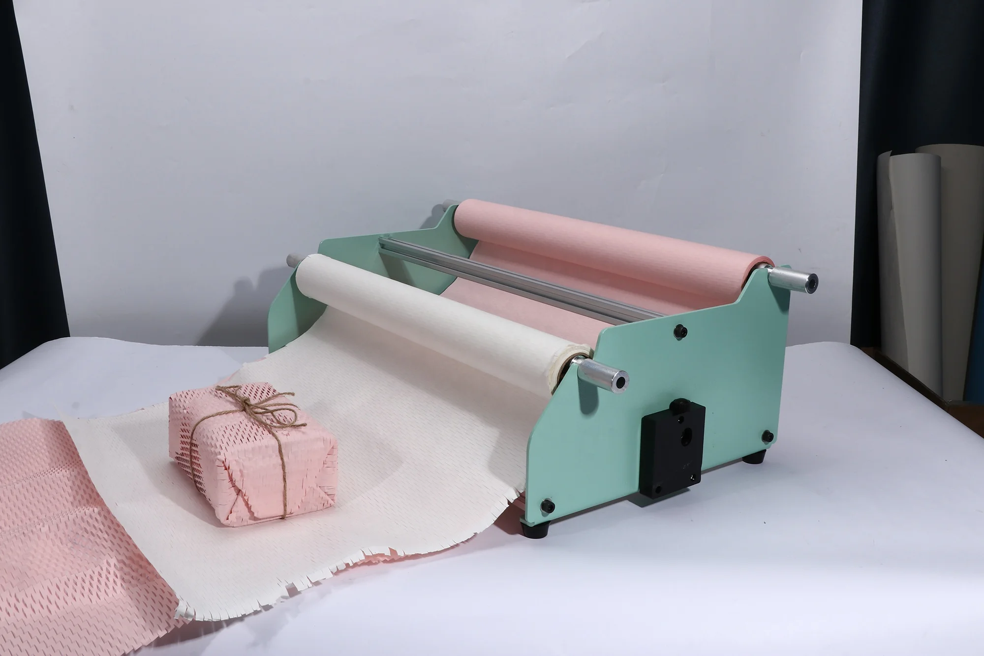 Honeycomb Paper Roll Dispenser