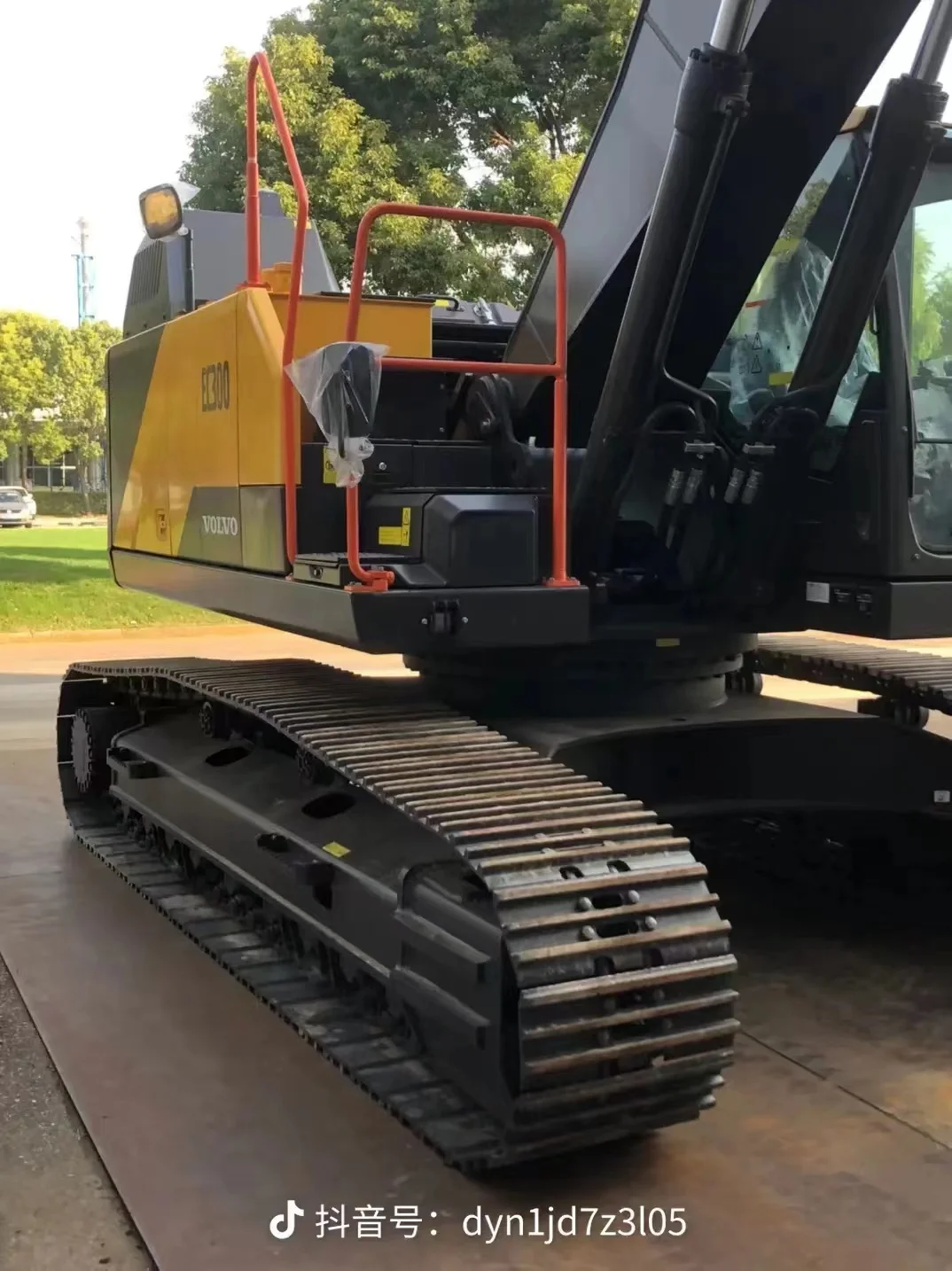 Лидер продаж подержанный гусеничный экскаватор Volvo Ec300 машина по низкой цене