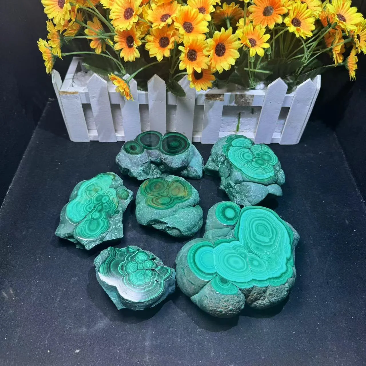 Wholesale malachite raw stone natural crystal high quality polished malachite raw stone for gift