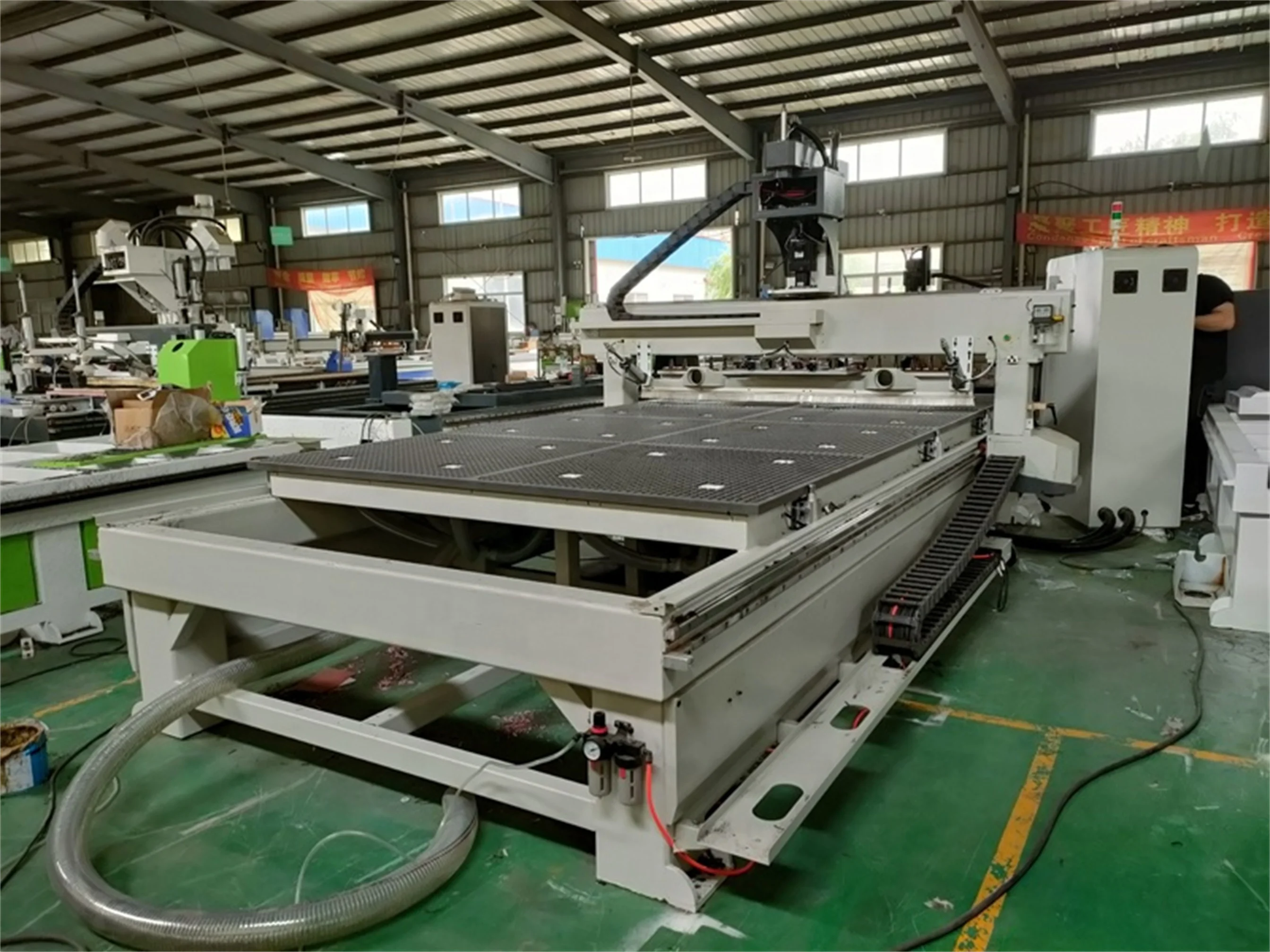 ATC CNC маршрутизатор для автоматической смены инструмента cnc 1325 atc 3 оси