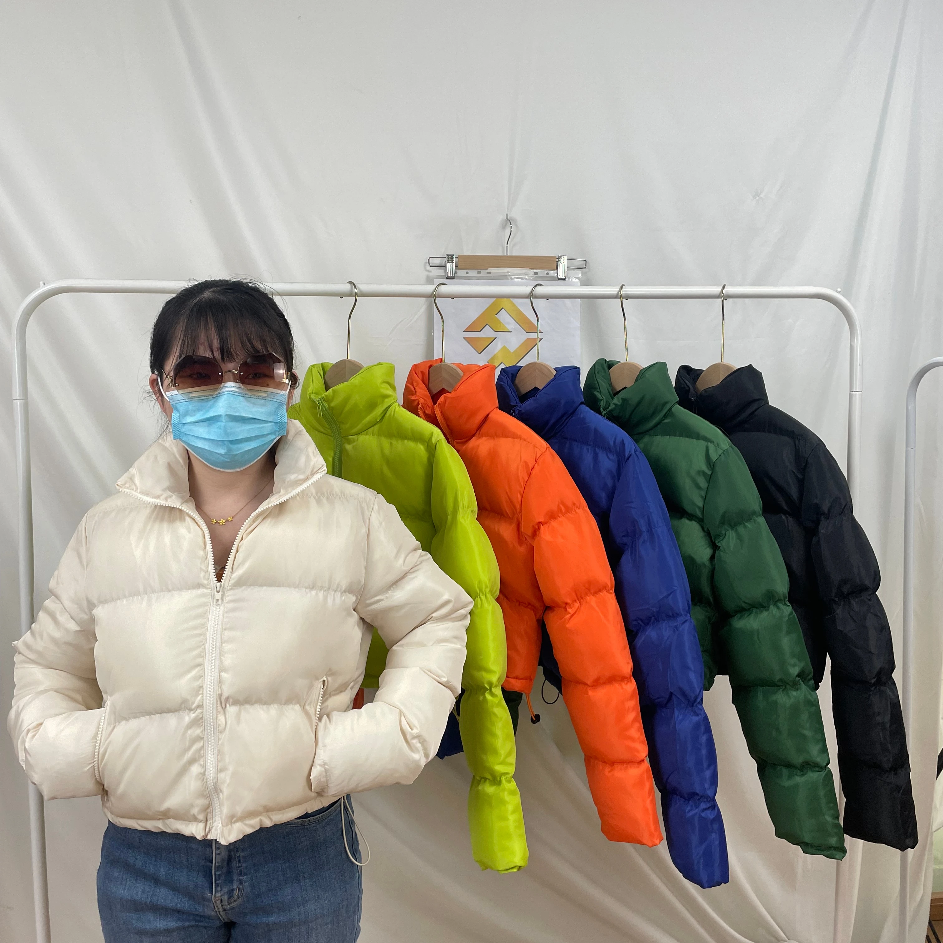 Women Solid Jackets Bubble Crop Coats Puff Ladies Down Coats S-XL Customized Patchwork Winter Bomber Puffer Jackets