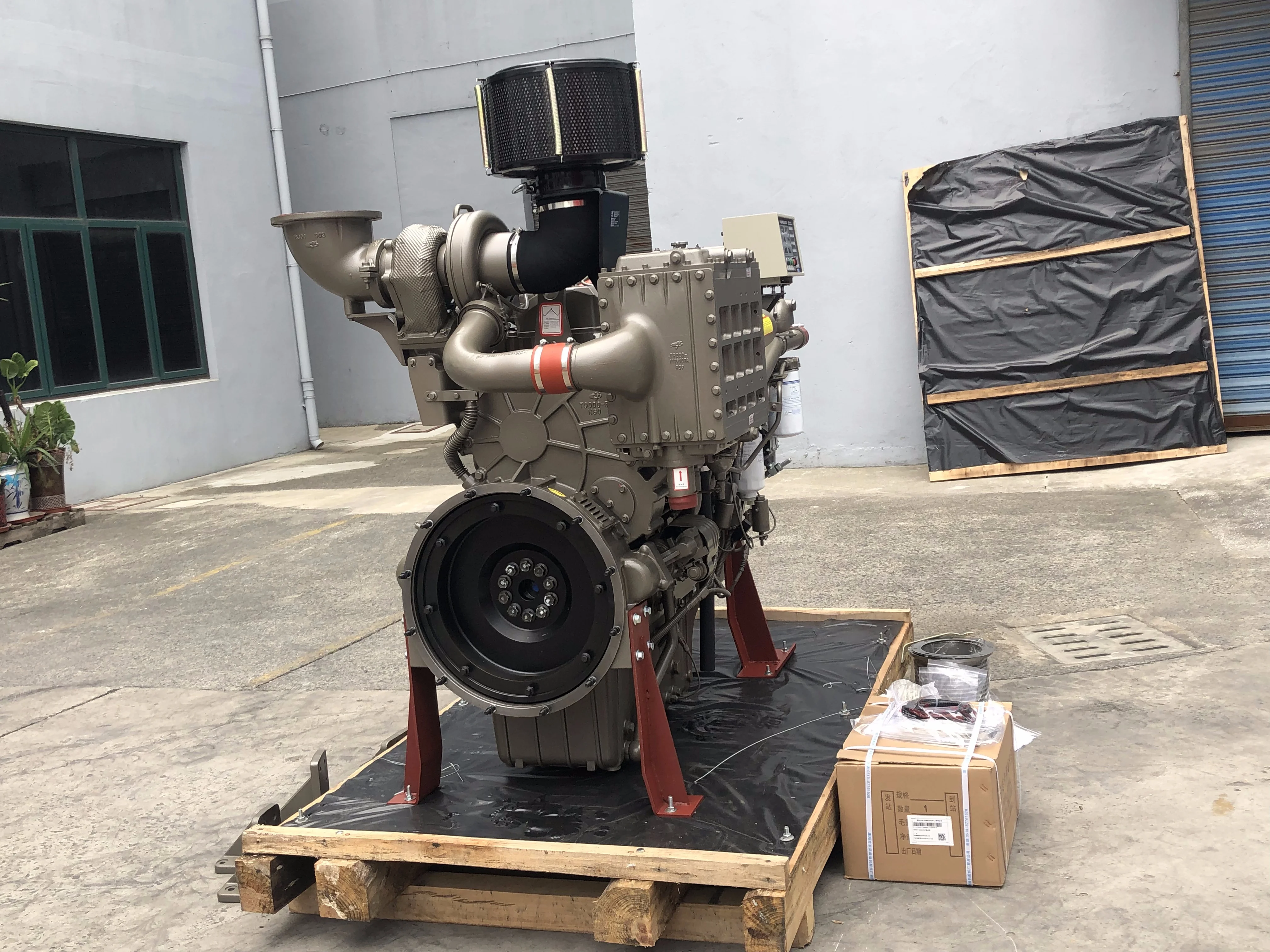 6 cylinder YUCHAI YC6T series 360kw 490hp 1500rpm marine diesel engine YC6T490C