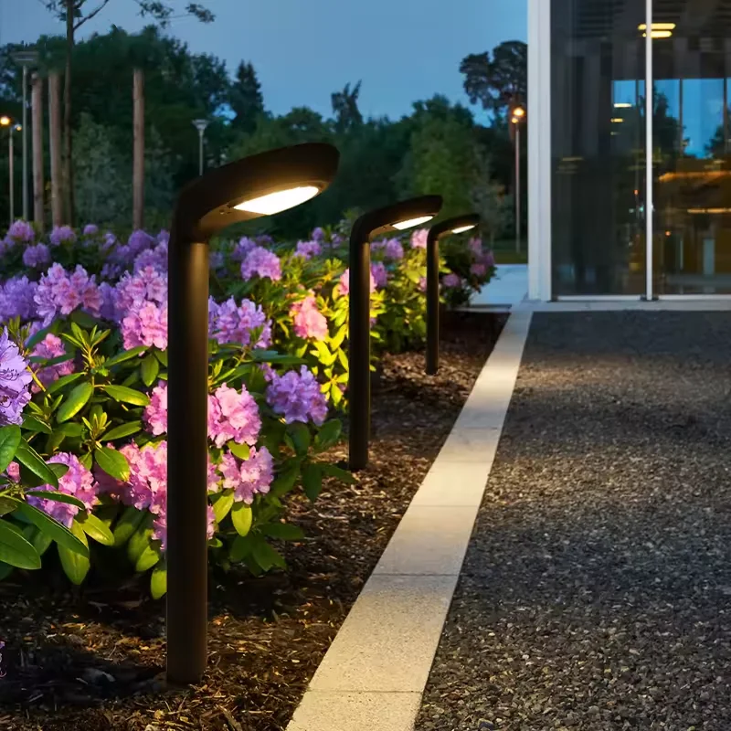 Outdoor LED solar garden light with IP65 waterproof design offers 3000K 4000K 6000K three colors for landscape lighting