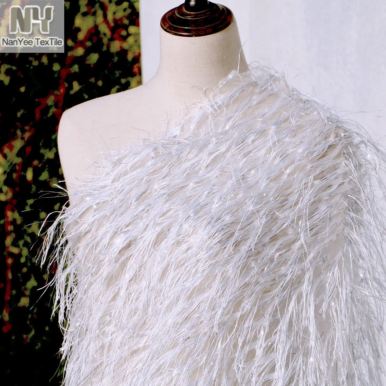 Nanyee Textile Fancy Soft Shimmer White Silver Lurex Fringe Fabric With Faux Fur For Dancing Dress