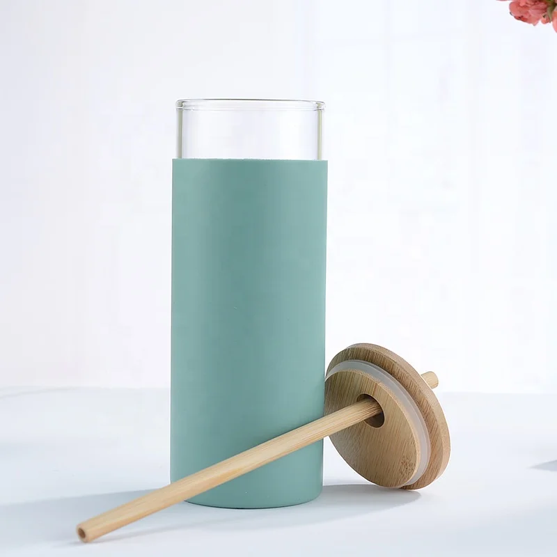 custom high borosilicate glass tumbler with straw with bamboo lid and silicone sleeve food garde