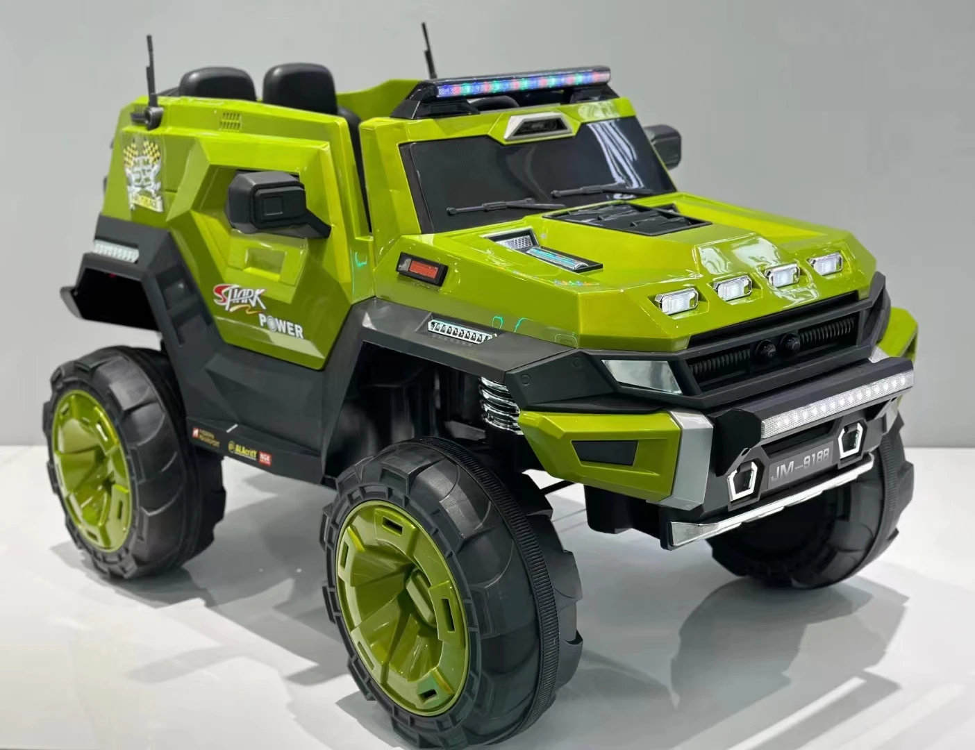 Hot Sale Battery Children Electric 12v 390 4WD Electric Drive On The Car Toys Cars For Kids Ride Electric Boys girls Car