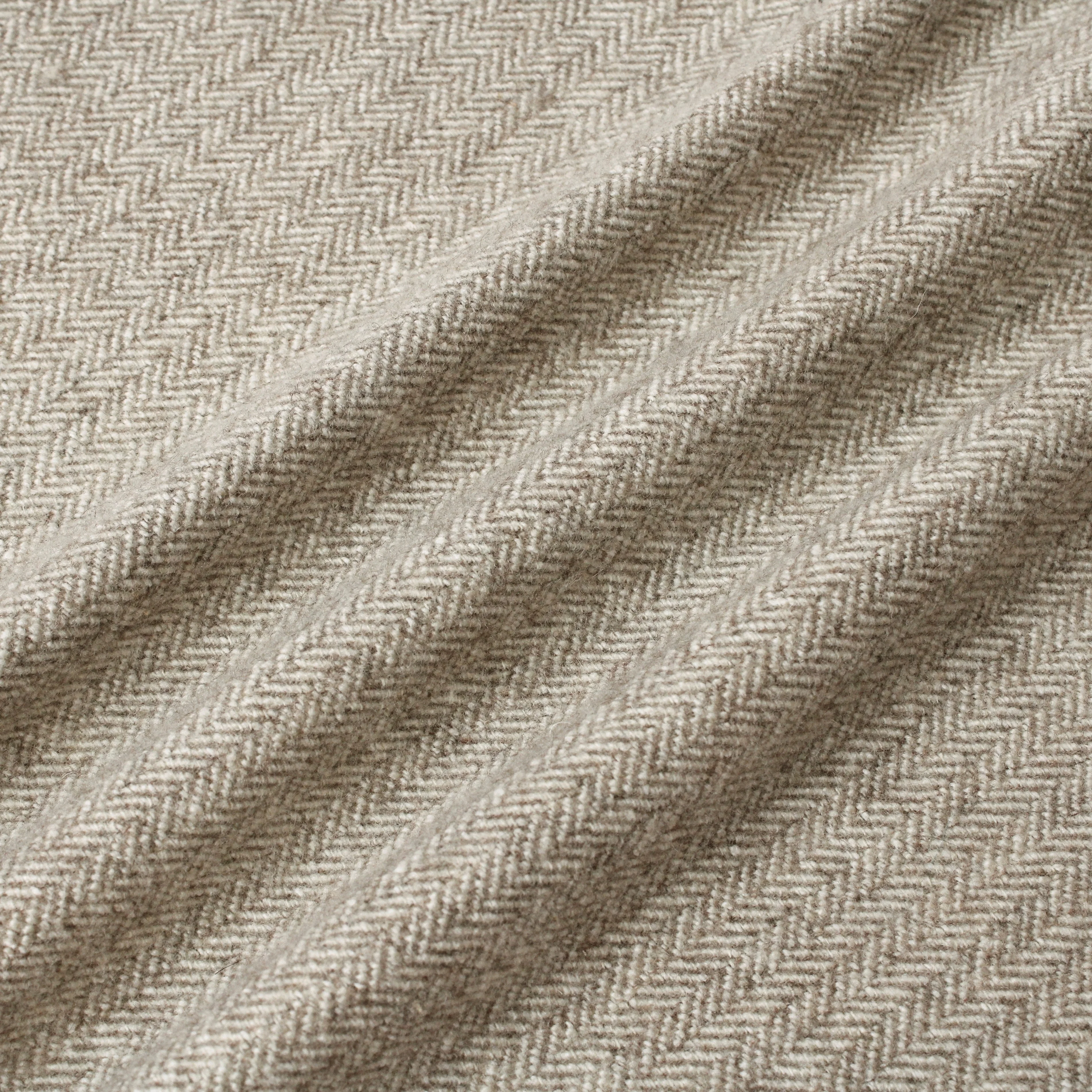 24 Winter Fall Hot Fashion Best Seller In Stock Classic Style Herringbone 98% Wool Blended Fabric for Lady Men Suit Dress