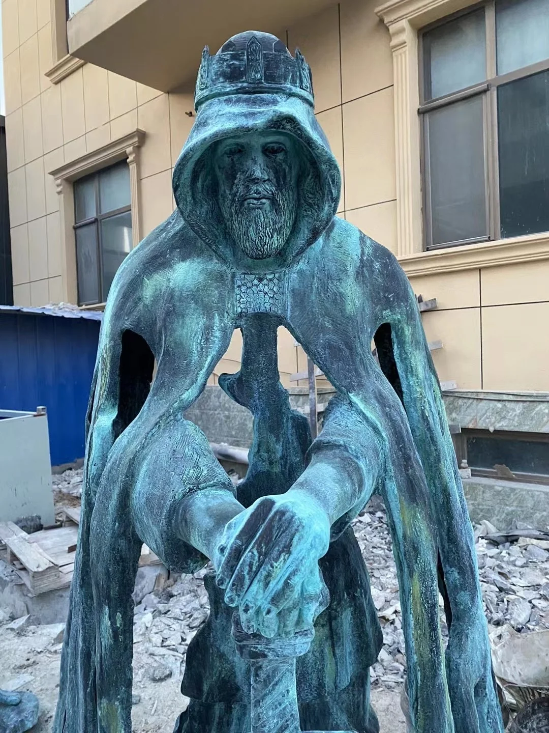 Public Space Sculpture Bronze Antique Middle Ages Standing Old Man Warrior Statue with Sword