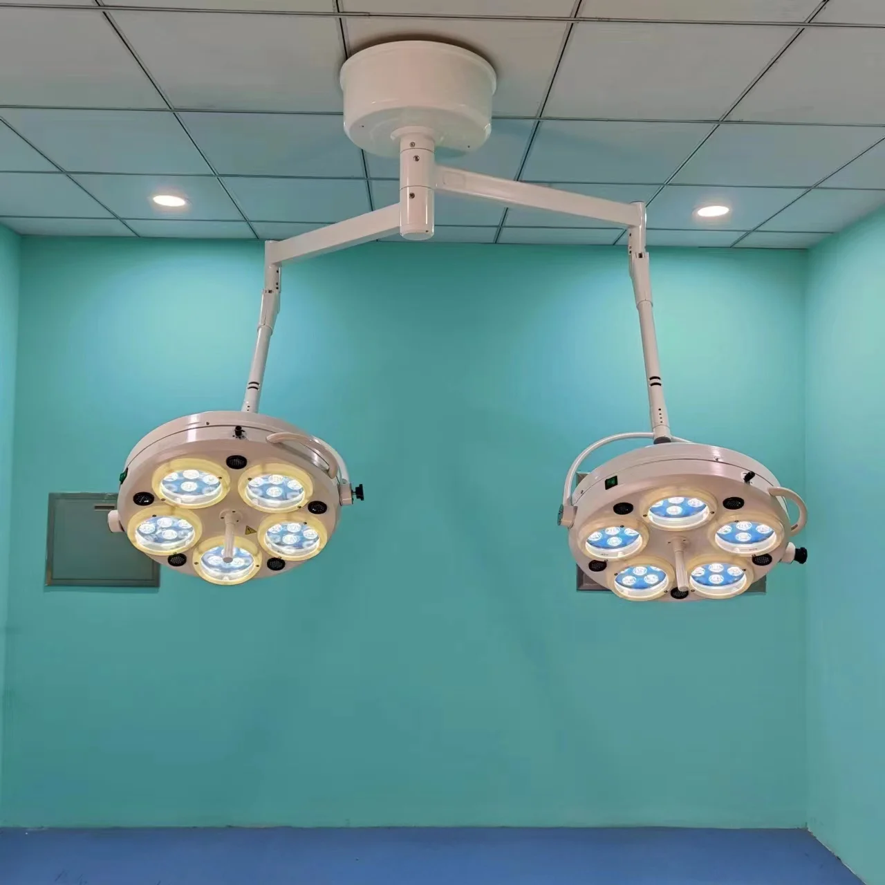 Hospital rechargeable Emergency small surgical portable LED operating lights examination stand lamp