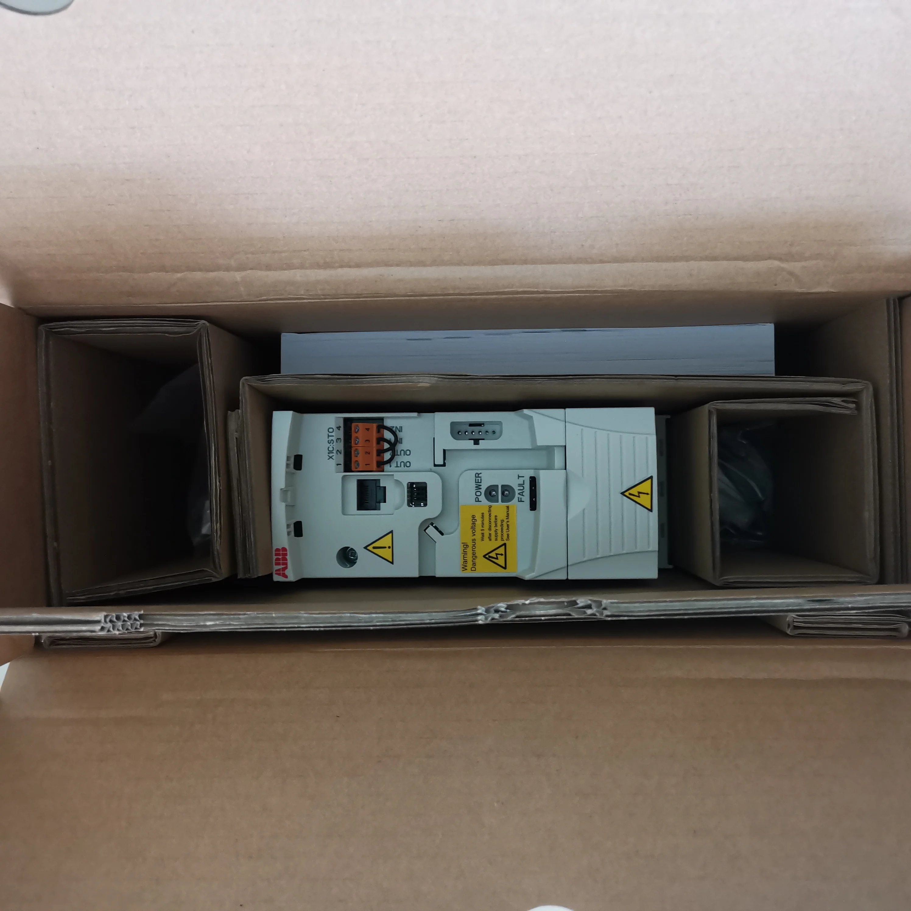  ACS355-машин привод 3PH AC400V 1.5kw инвертор ACS355-03E-04A1-4 переменного тока есть в