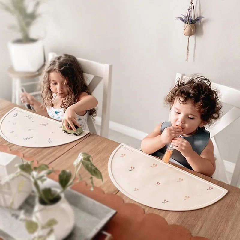
Amazon Hot Selling Baby Non-slip Silicone Heat Resistant Placemat Table Mat 