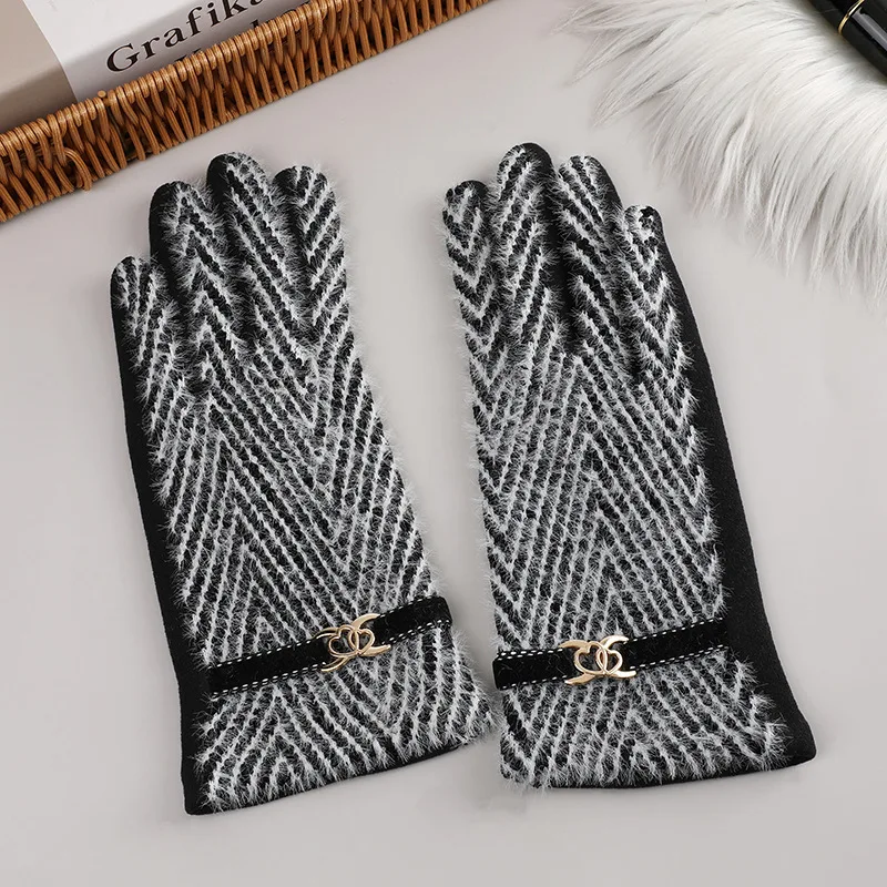 New Arrival Contrast Color Windproof Winter Gloves Fashion Velvet Warm Plaid Micro-touch Exam Glove Outdoor
