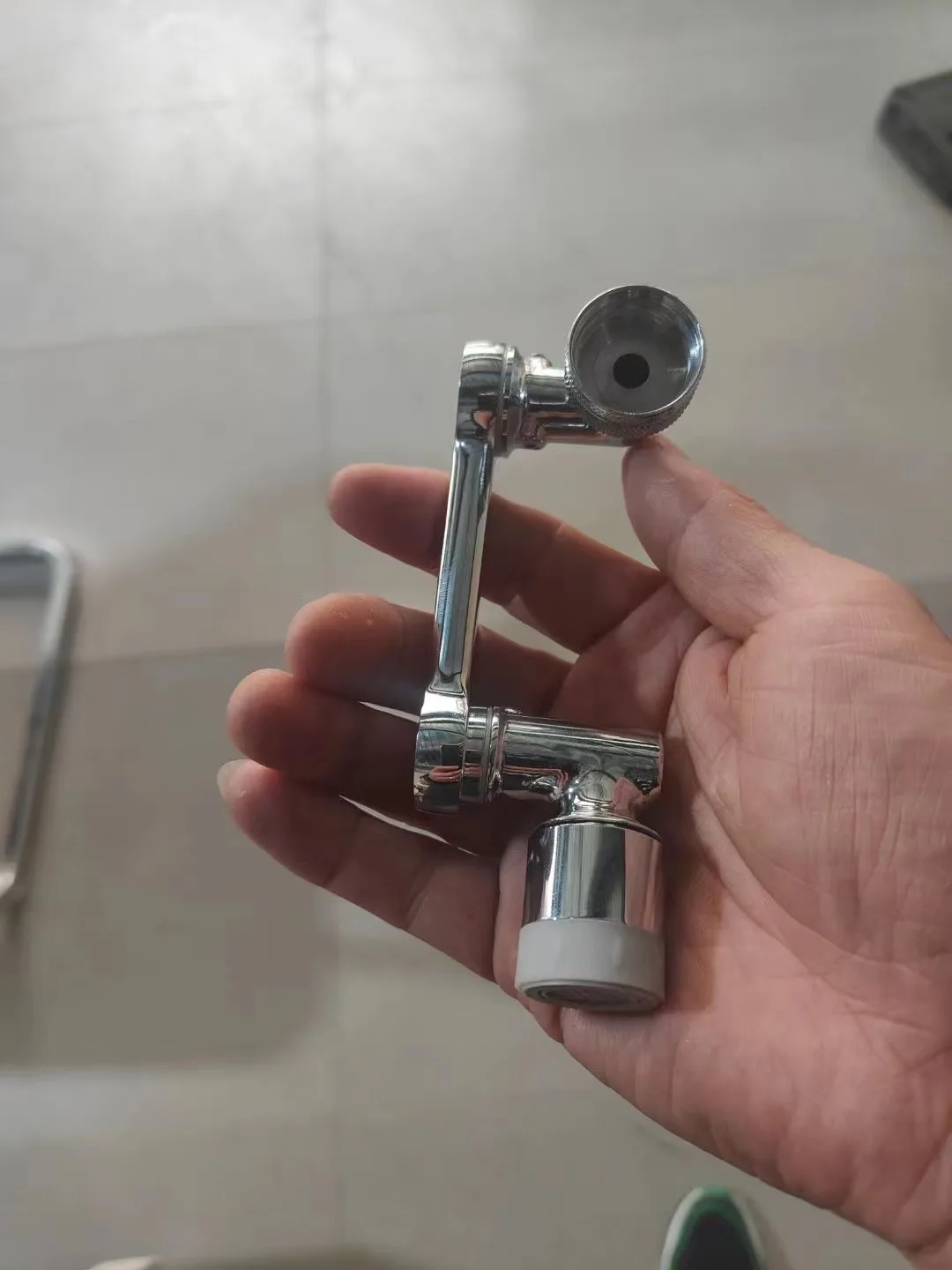 Hot sale high quality 1080 Degree Free Rotation bathroom faucet Anti Splash Nozzle
