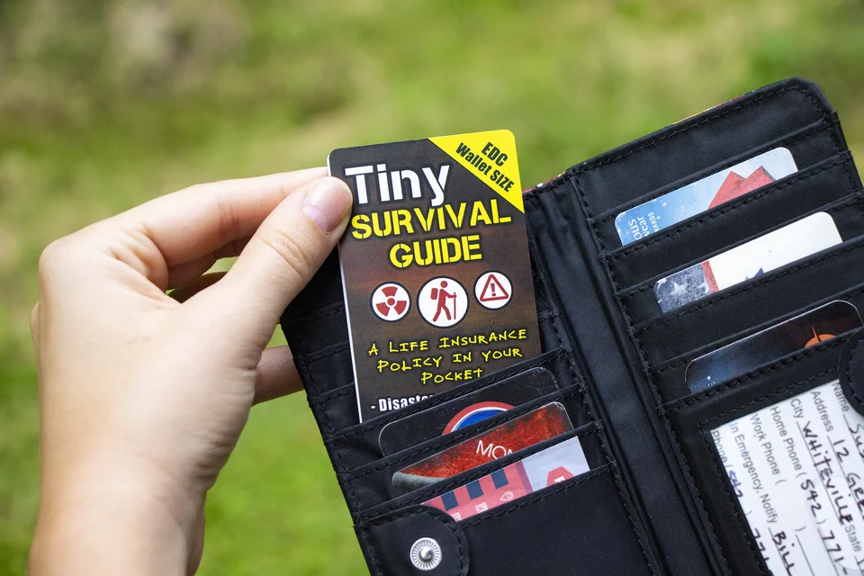 outdoor survival emergency tiny survival guide and first aid guide