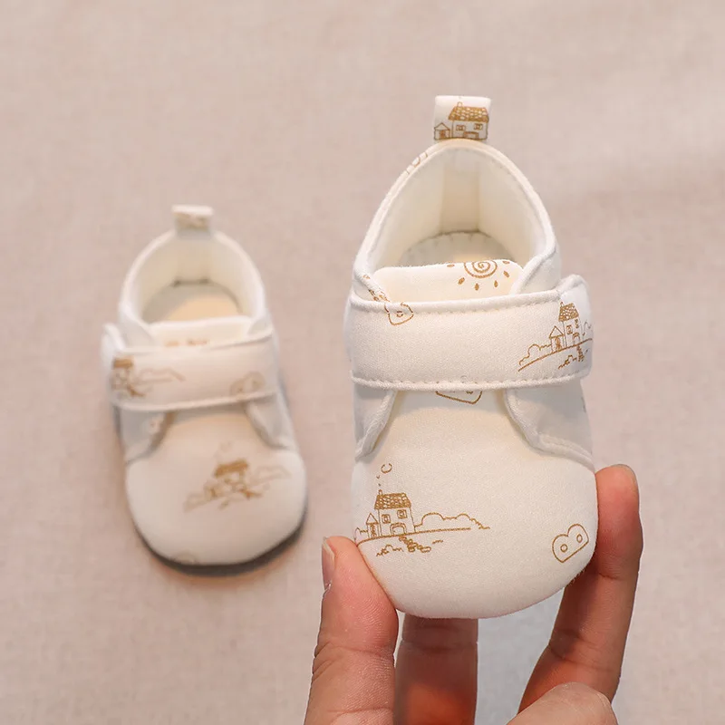 Wholesale vintage Cotton Cartoon Printed white Casual socks in Shoes Non slip Soft Baby Walking Shoe with rubber sole